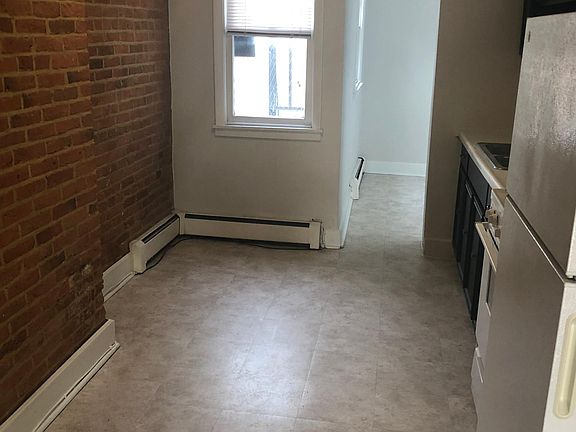 Kitchen/Den (new tile flooring)