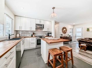 3304 W 46th St SW, Calgary, AB T3E3W8