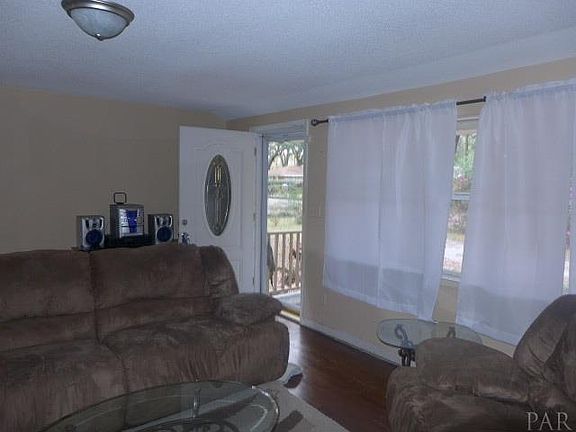 3rd image of 277 Saint Patrick Ave