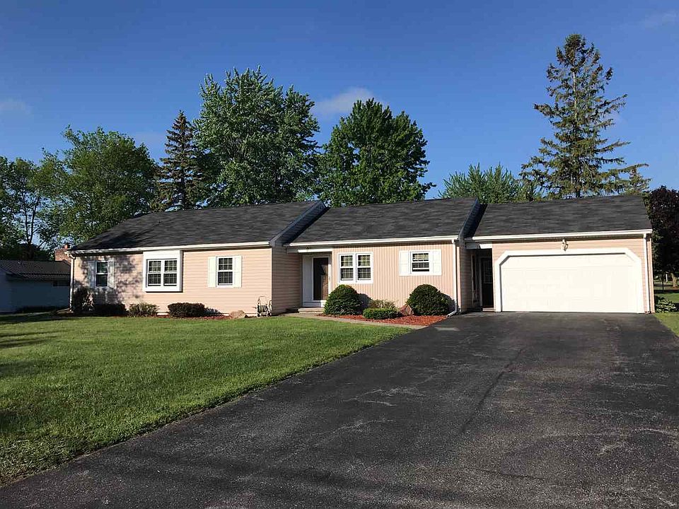 1st image of 28 Clarkson Ave