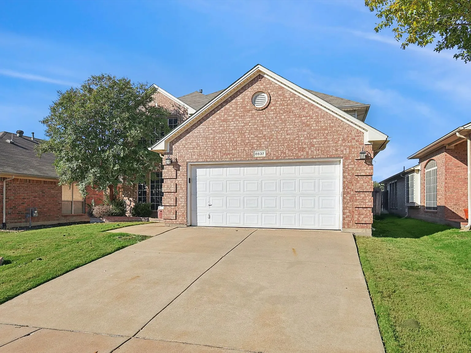 4 bed, 2459 sqft, $2,650 — Photo 2