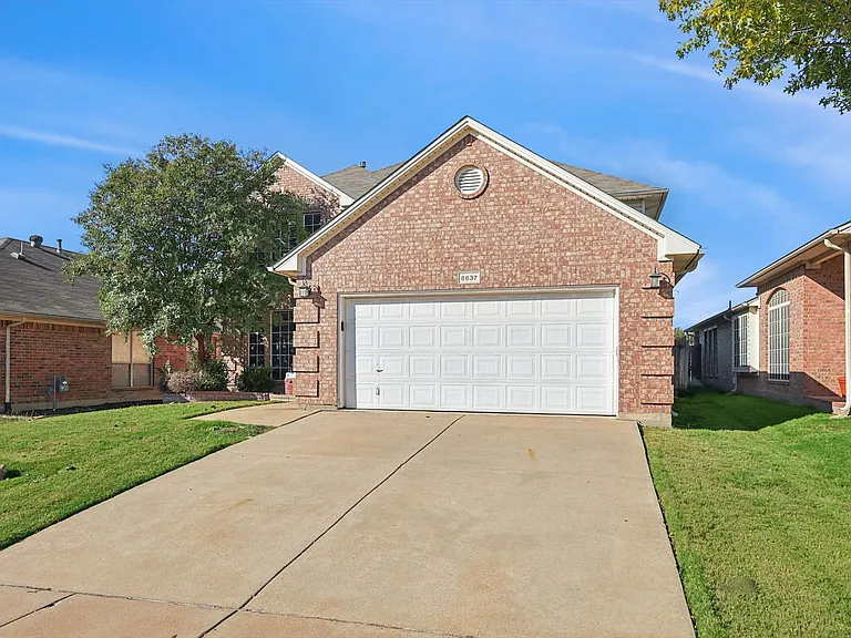 8837 Sunset Trace Dr — Photo 2