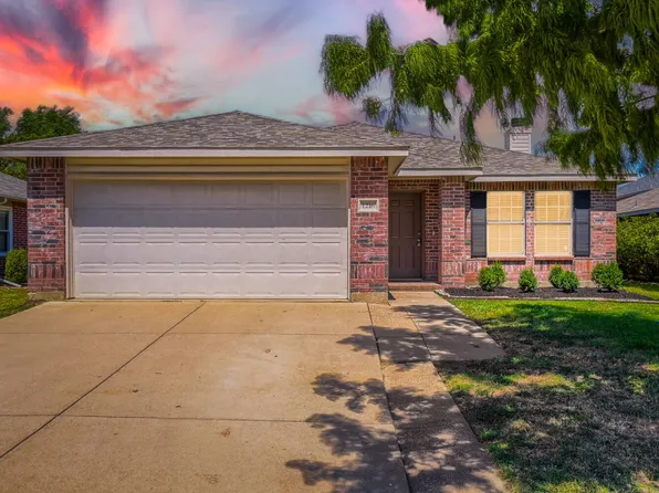 1216 Haley Ln, Burleson, TX 76028