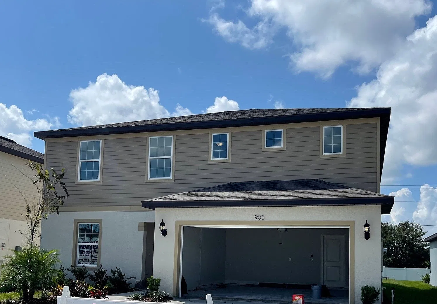 905 Golden Shiner Ave — Photo 1