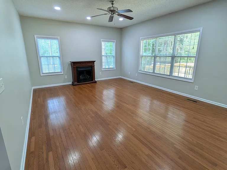 475 Crestview Rd — Photo 11