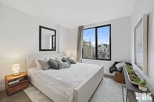 194 21st St #2C — Photo 11
