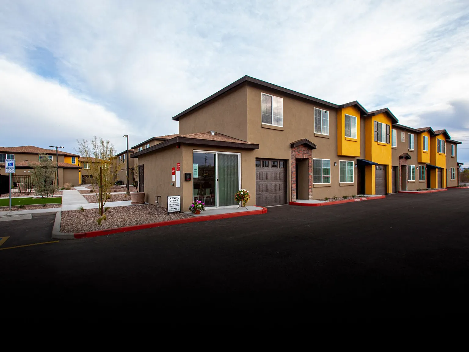 San Vicente Townhomes — Photo 3