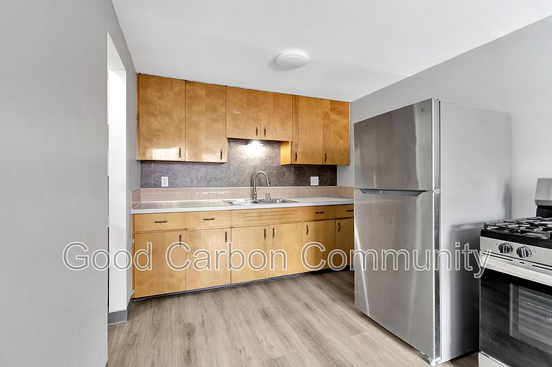1st image of 5450 Creekside Ct APT A