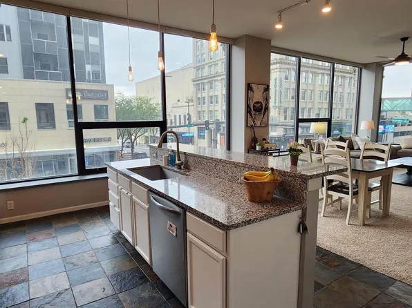 312 S 16th St APT 205, Omaha, NE 68102