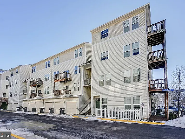 42235 San Juan Ter #300 — Photo 20