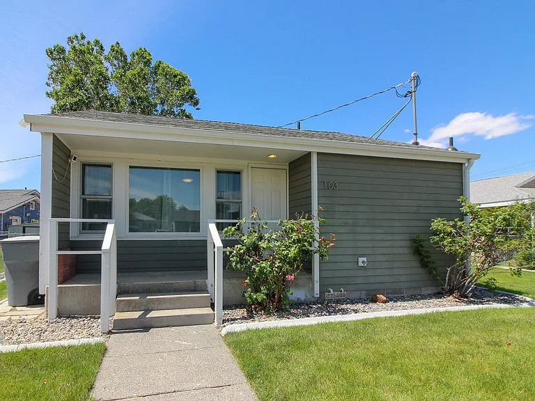 103 Casey Ave — Photo 1