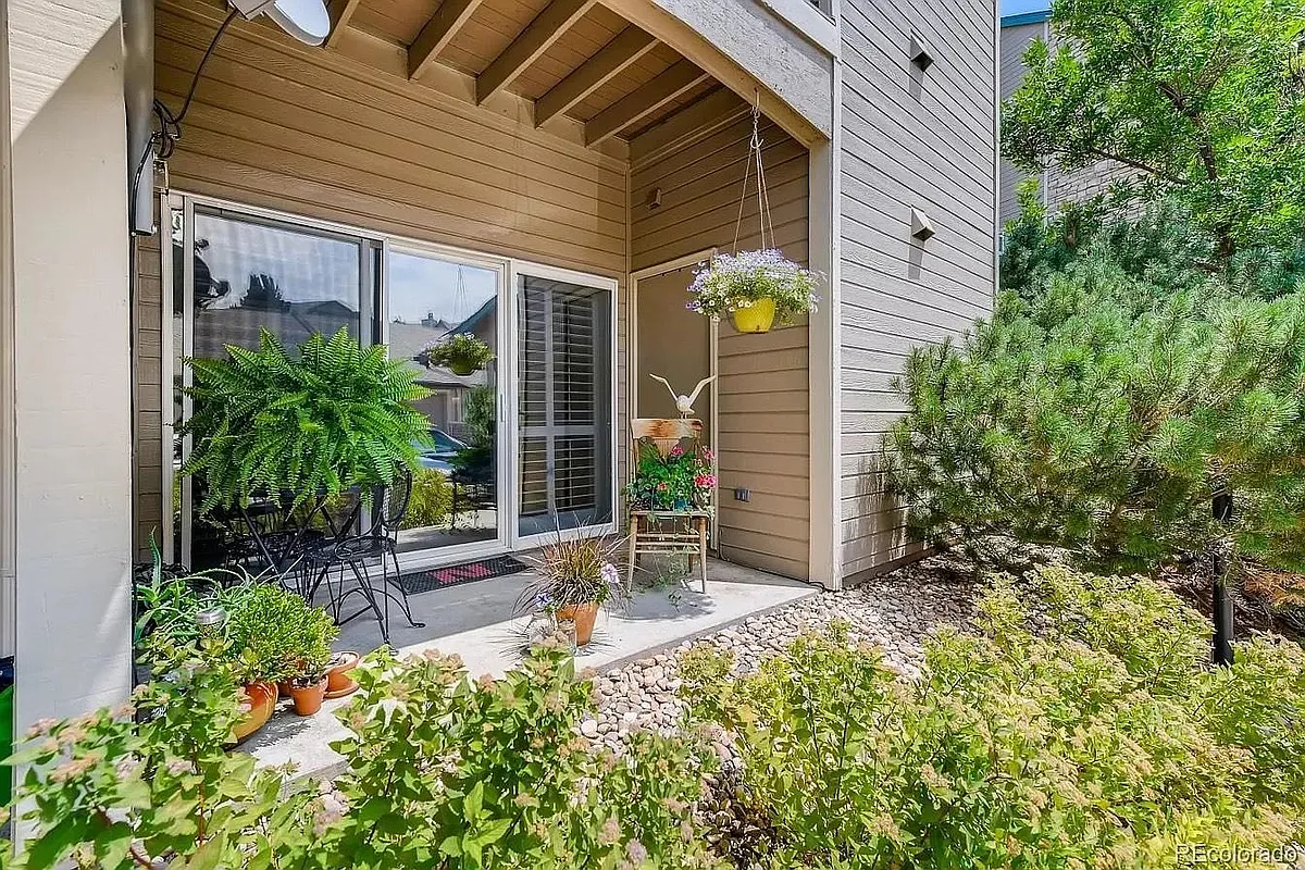Building Photo - 7415 S Alkire St #105