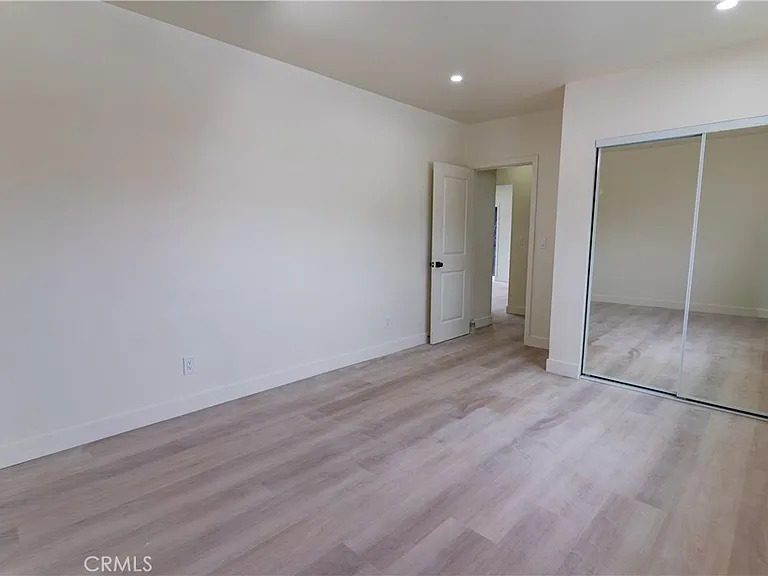 3445 Edgehill Dr #4 — Photo 8