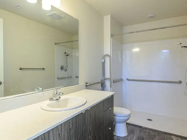 Edison Apartments — Photo 7
