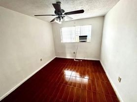 3015 NW 8th Ave, Miami, FL