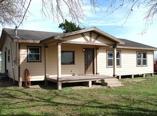 2750 Johnston Rd, Wallis, TX 77485