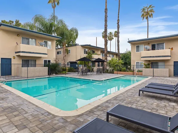 Tarzana Court Apartments