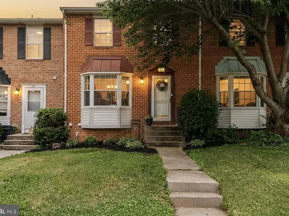 25 Perryoak Pl, Nottingham, MD 21236
