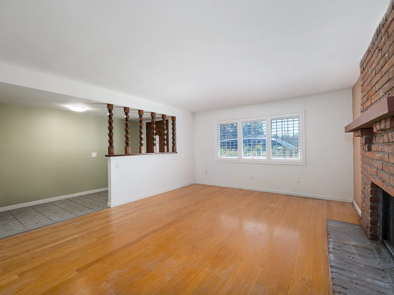 4 bed, 1823 sqft, $4,050 — Photo 2