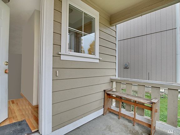 4th image of 718 29th Ave SE
