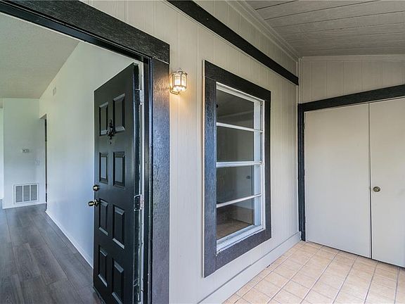 3rd image of 4009 Nestle Oaks Pl APT 204