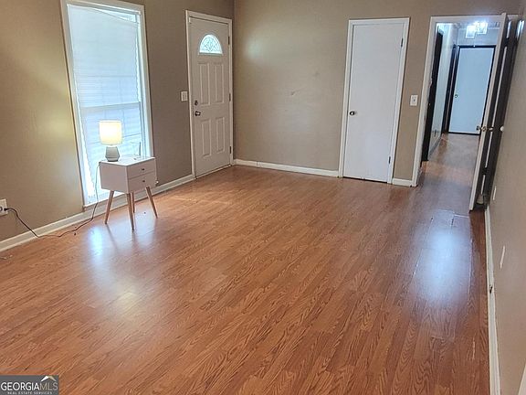 3rd image of 335 Laurel Ln