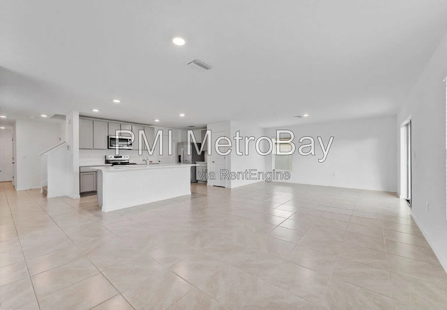 4 bed, 2.5 bath, 2035 sqft, $2,550 — Photo 3