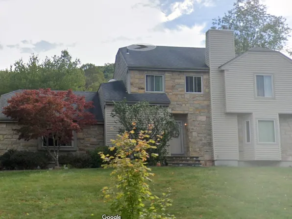 50 Knob Hill Rd, Hackettstown, NJ 07840