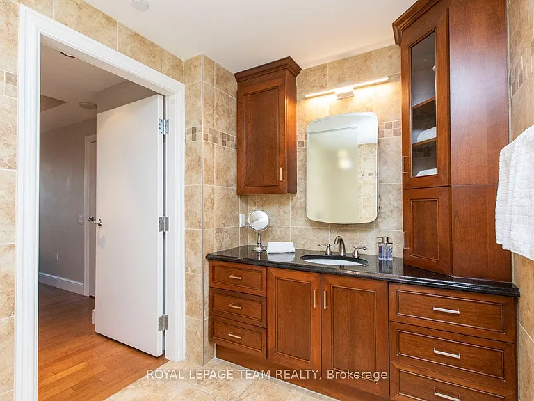 90 George St #1108 — Photo 15