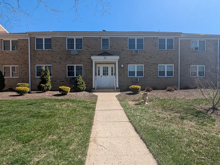 63 Stonehurst Blvd #C — Photo 17