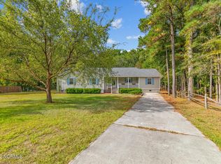 507 Maize Ct, Hubert, NC 28539