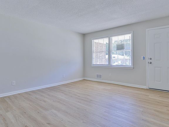 3rd image of 2129 Apple Valley Rd