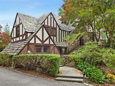 24 Dogwood Lane, Larchmont, NY, 10538