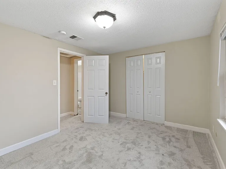 Balsam Avenue Apartments - The Courts — Photo 58