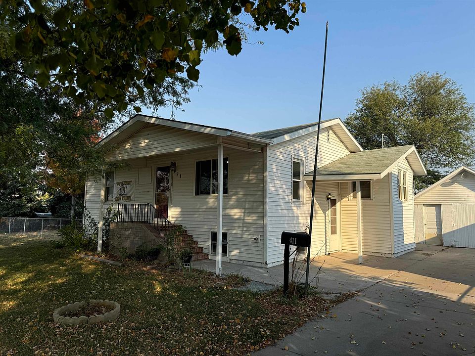 1st image of 411 W 13th St