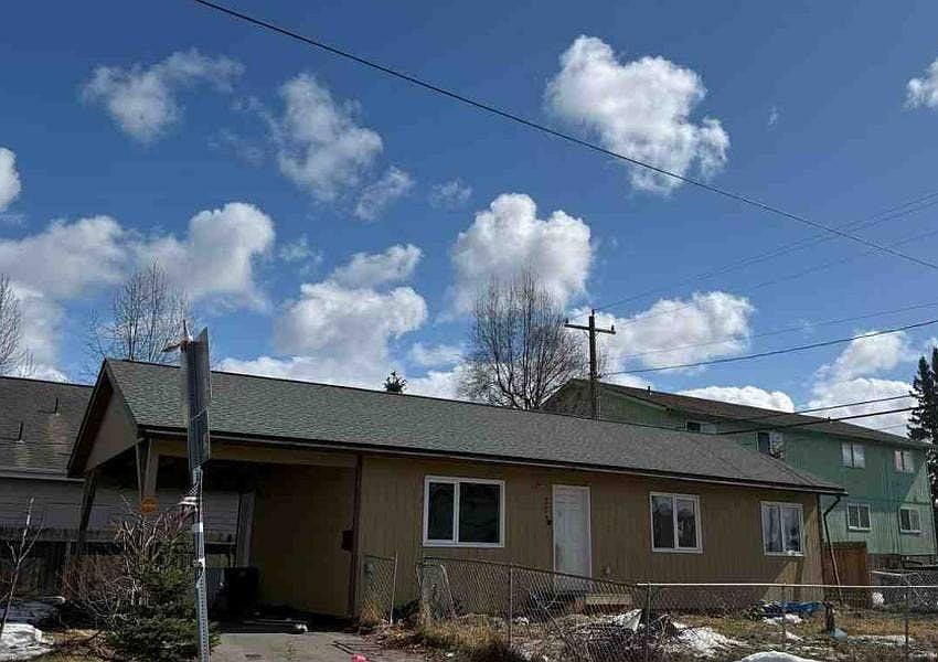 1st image of 223 Taylor St