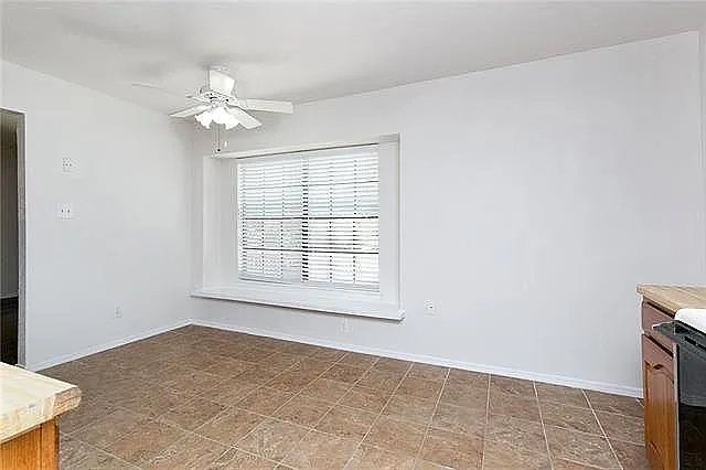 28 Brewster Ct — Photo 36