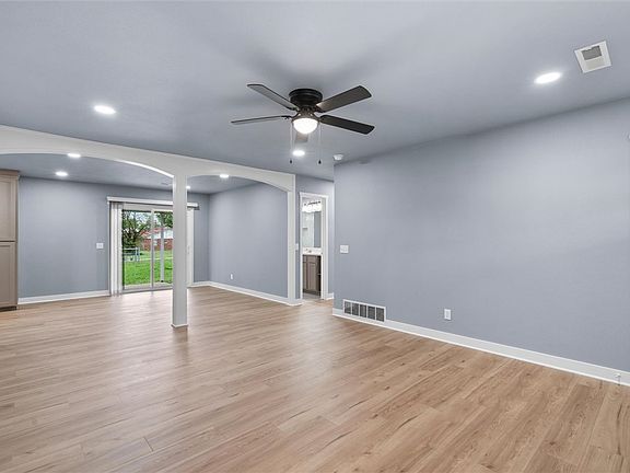 5th image of 903 White Rd