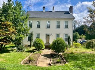 425 Old Main St, Asbury, NJ 08802