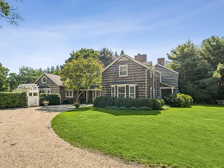 20 Quogue St — Photo 30