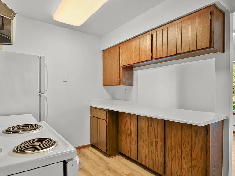 526 W Franklin St #4 — Photo 3