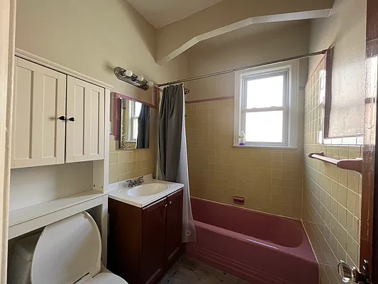 Rented by Century 21 Scope Realty | media 7