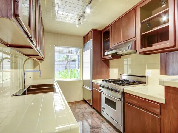 807 5th Street in Santa Monica. Steps to Montana Ave and 5 blocks to the beach!, 807 5th St APT 3, Santa Monica, CA 90403