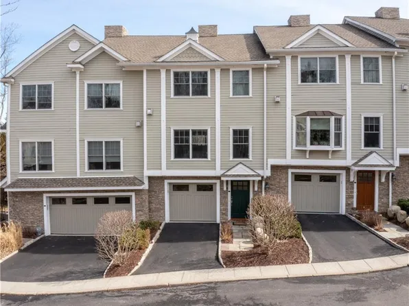 66 Grove Street #B9, Ridgefield, CT 06877