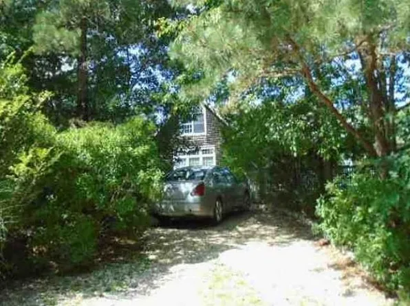 138 Maggie Drive, East Quogue, NY 11942