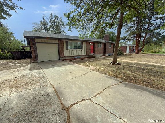 4th image of 562 W Easter Avenue