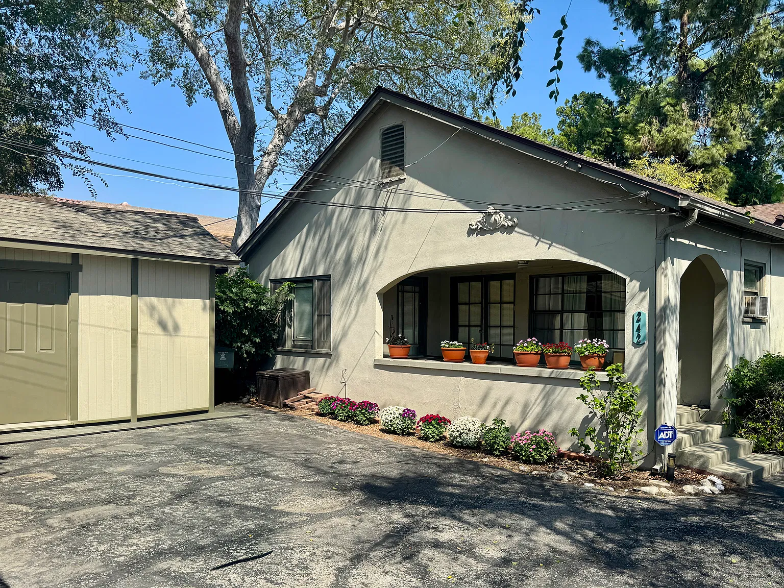 2 bed, 1200 sqft, $3,400 — Photo 2