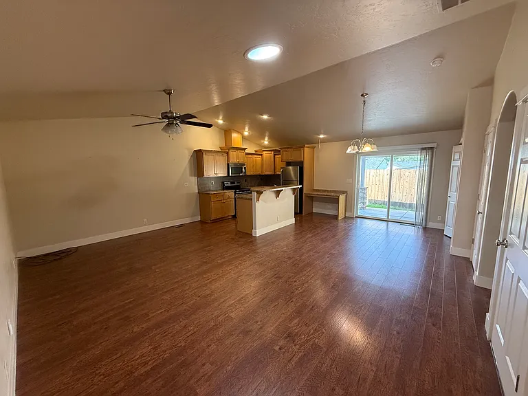 2652 N Maple Grove Rd — Photo 3
