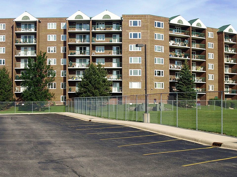 2nd image of 8540 W Foster Ave Unit 702