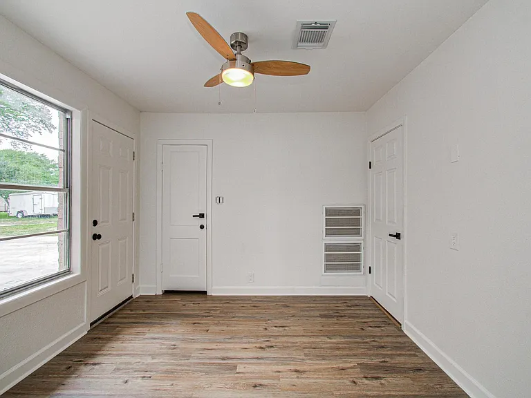 709 S McCarty Ave — Photo 16